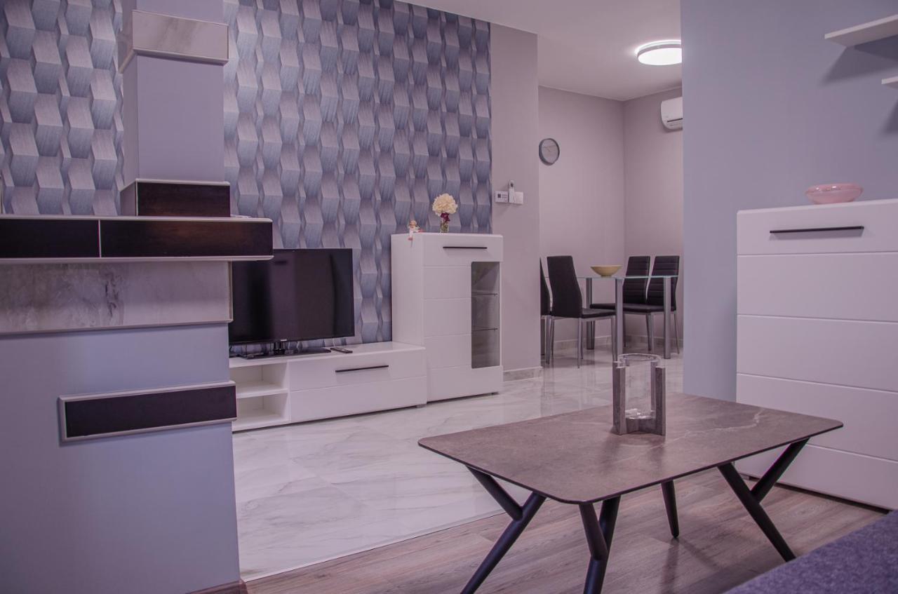 Oros House Apartmanhaz โอโรชาซา ภายนอก รูปภาพ