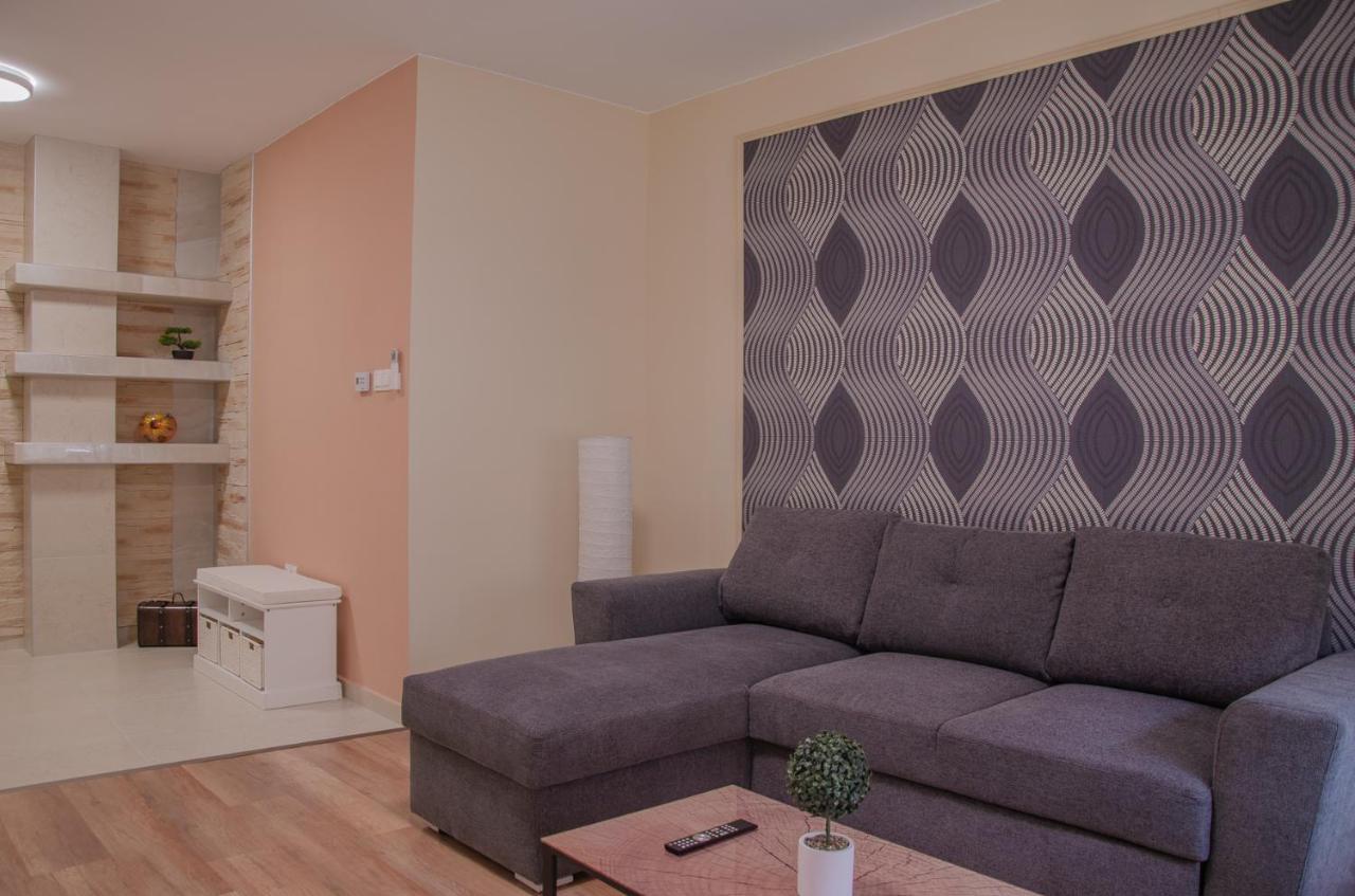 Oros House Apartmanhaz โอโรชาซา ภายนอก รูปภาพ