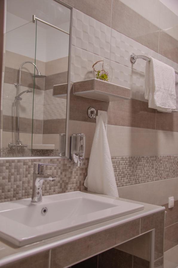Oros House Apartmanhaz โอโรชาซา ภายนอก รูปภาพ