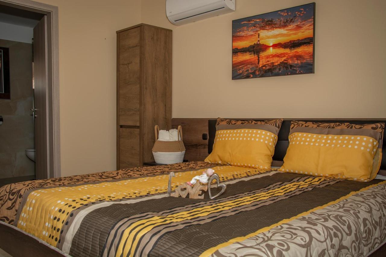 Oros House Apartmanhaz โอโรชาซา ภายนอก รูปภาพ