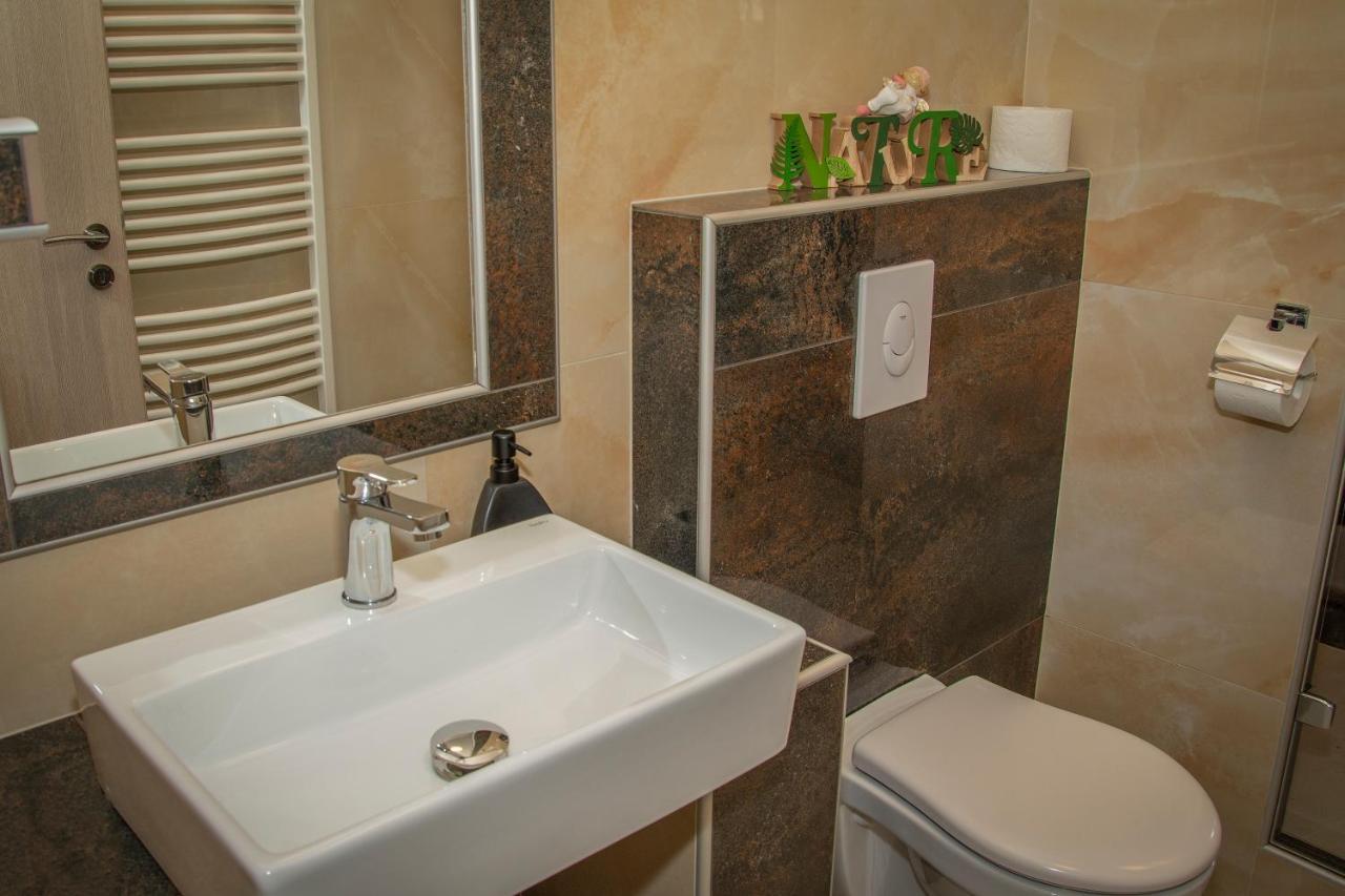 Oros House Apartmanhaz โอโรชาซา ภายนอก รูปภาพ