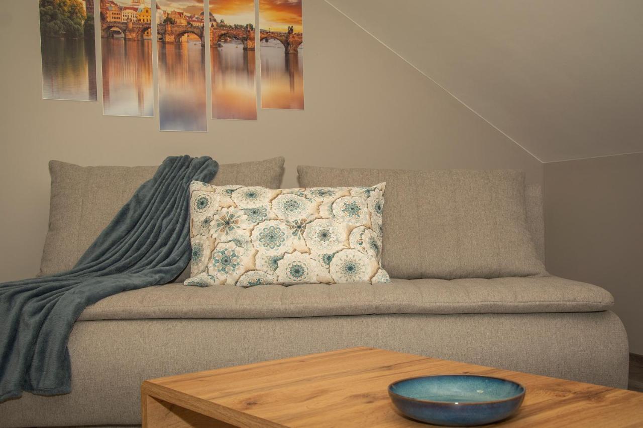 Oros House Apartmanhaz โอโรชาซา ภายนอก รูปภาพ