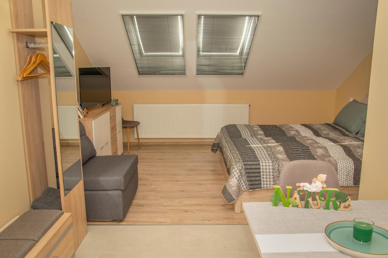 Oros House Apartmanhaz โอโรชาซา ภายนอก รูปภาพ