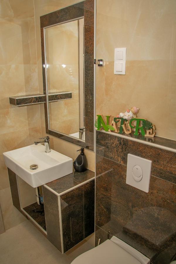 Oros House Apartmanhaz โอโรชาซา ภายนอก รูปภาพ