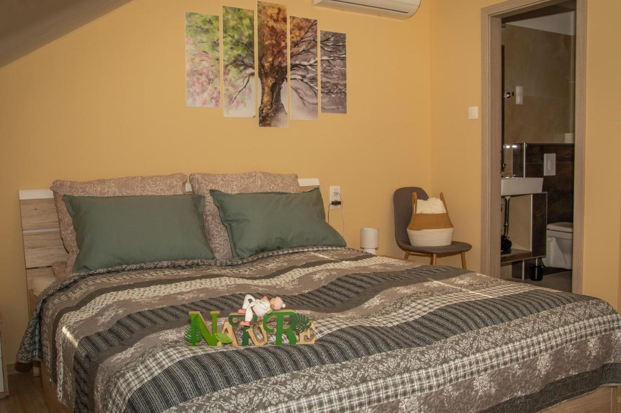 Oros House Apartmanhaz โอโรชาซา ภายนอก รูปภาพ