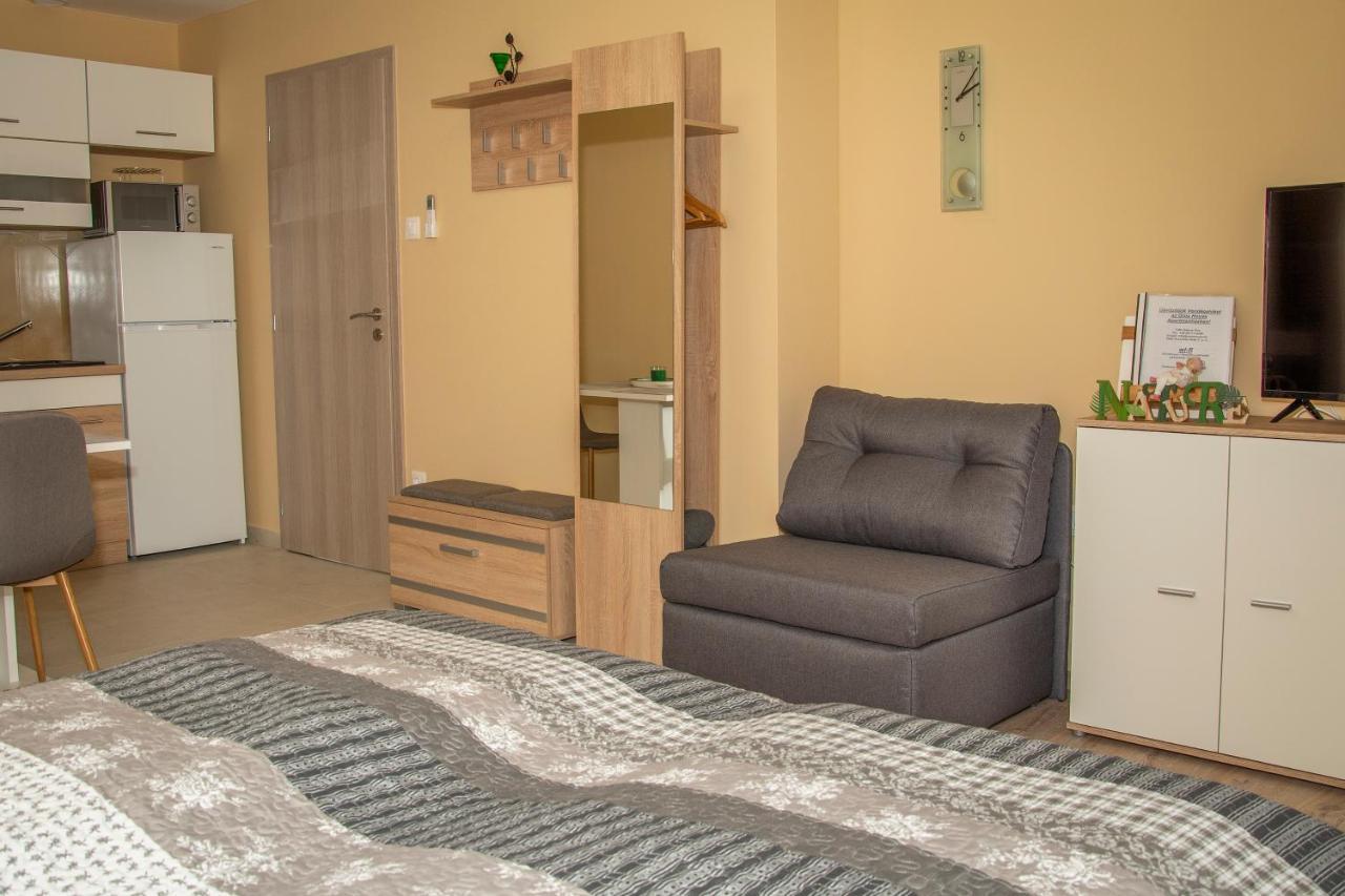 Oros House Apartmanhaz โอโรชาซา ภายนอก รูปภาพ